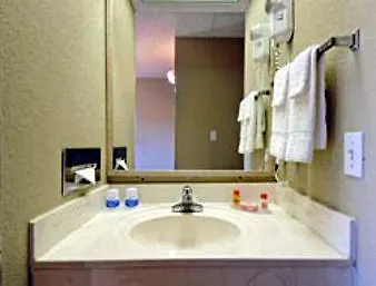 Howard Johnson Inn Pensacola Fl
